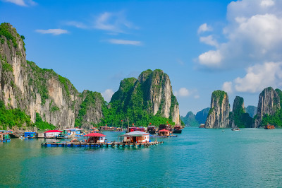 越南下龙湾的漂浮渔村