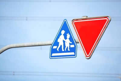 人行横道路标