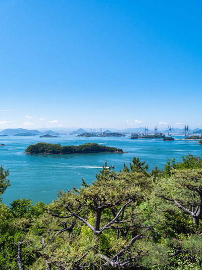 日本冈山县仓市和州山观景台上的濑户大桥。濑户大桥是连接冈山县仓市和香川县堺市的桥梁。