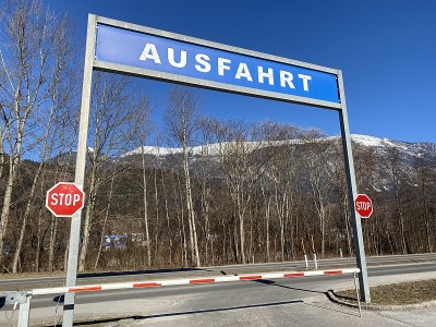 新冠肺炎疫情期间，巴伐利亚州基弗斯费尔登Mittenwald Scharnitz Achenpass