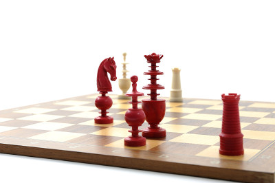 棋盘上的象牙棋子