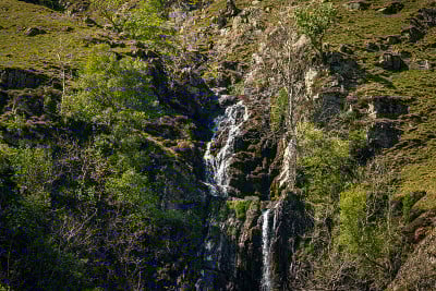 英格兰坎布里亚郡考特利喷口附近的约克郡山谷景观