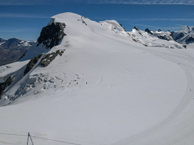 瑞士阿尔卑斯山泽马特的小马特洪峰滑雪场