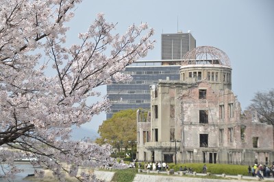 樱花和原子弹圆顶，日本广岛