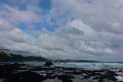 如沙洲状节理、奇岩、峭壁、海岸、