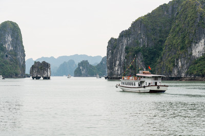 下龙湾巡游