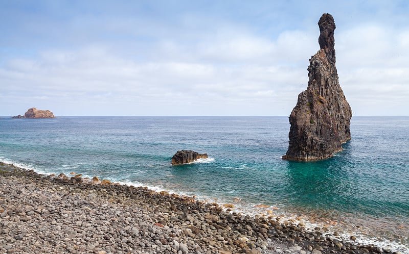 里贝拉达扬拉岛，马德拉岛