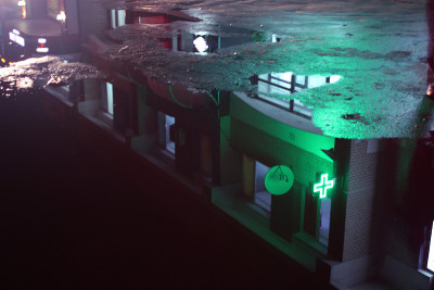 夜城的雨