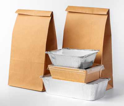 一套可回收的食品包装上的白色背景
