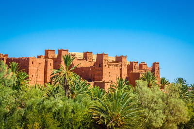 Kasbah Ait Ben Haddou在摩洛哥阿特拉斯山脉附近的沙漠中