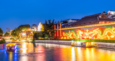 夜景:南京的游船和古建筑