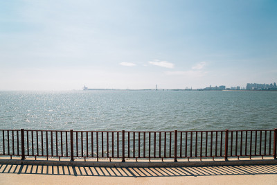 韩国四乡的蚝道海景和海滨步行路
