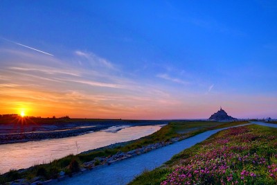日落在Mont-St-Michel