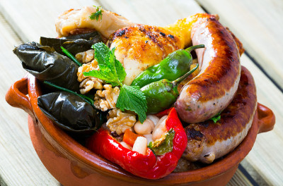 Kapama asausages卷心菜卷,多尔玛