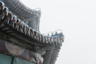 中国宫殿在冰暴天气