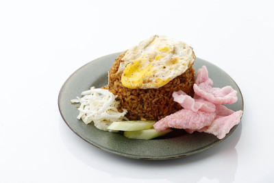 炒饭、炖牛肉炒饭、面煎蛋。