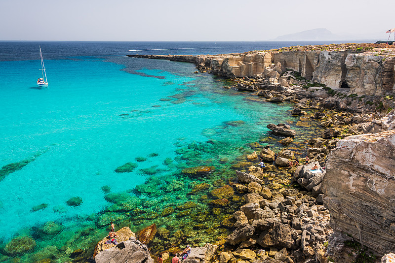 Cala Rossa位于西西里的Favignana