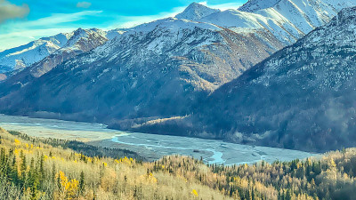 Matansuka河和Chugach山景