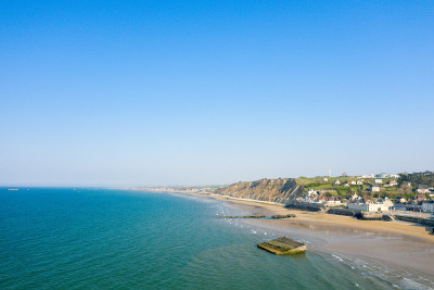 位于欧洲英吉利海峡边缘、法国诺曼底的Arromanches les Bains城市和它的人工港口，在