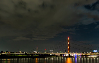 夜景düsseldorf媒体港