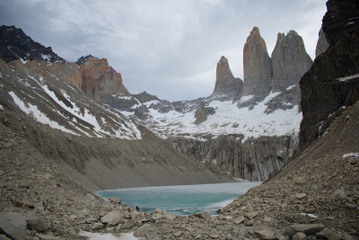 Mirador Los Torres与aqua water Torres del Paine国家公园