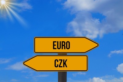捷克皇冠CZK和欧元之间的两个标志和选择