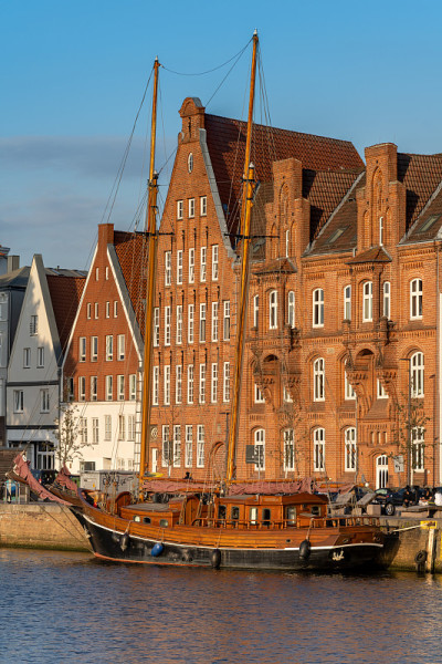 位于德国北部的汉萨城LÃ¼beck (Hansestadt LÃ¼beck)的老城中心。汉萨同盟的发