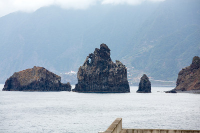 马德拉岛莫尼兹港的海岸线。葡萄牙