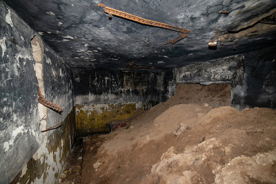 拉脱维亚前苏联火箭发射基地的废弃走廊