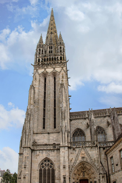 Quimper。圣科伦丁大教堂。菲尼斯特。布列塔尼