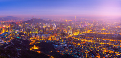 韩国首尔城市夜景鸟瞰图。