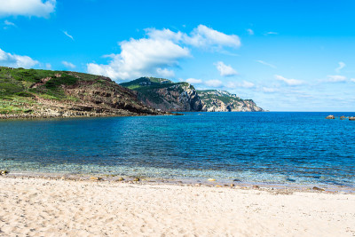 撒丁岛海岸和海滩的景色