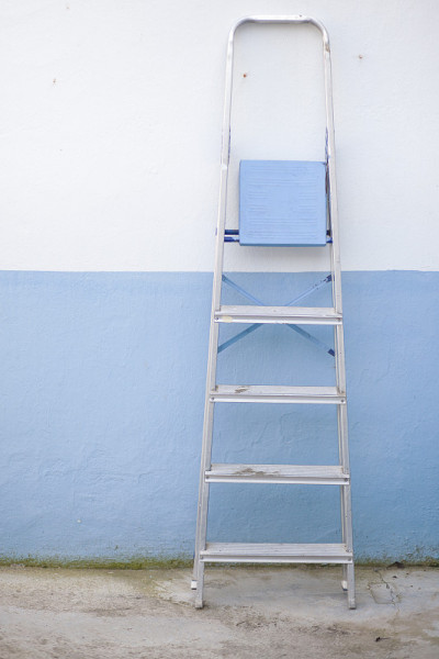 escalera en缩减