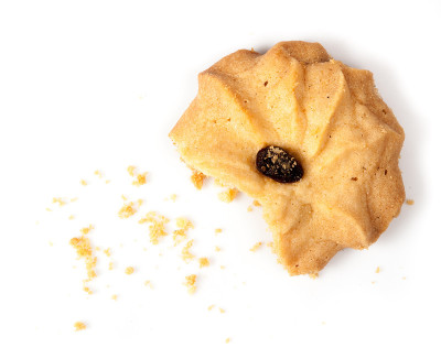 白底葡萄干燕麦饼干