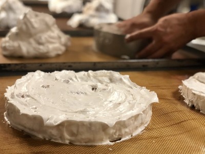 制作奶油馅饼