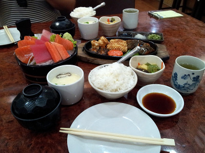 餐桌上的日本食物