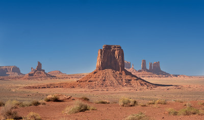 纪念碑谷地区的科罗拉多高原与巨大的砂岩在Arizonaâ犹他州边界上，在一个纳瓦霍民族保留地。美