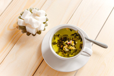 茶加糖精制杯