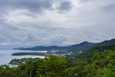 普吉岛海滩，海湾阴天