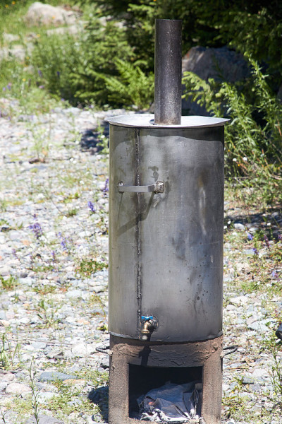 用于野营时烧水的柴火热水器