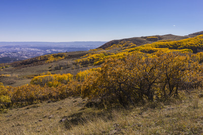 博尔德(美国犹他州)附近的Burr Trail Road