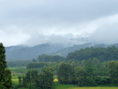 南省山脉远景
