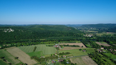从空中俯瞰法国Périgord的La roque - gaageac村