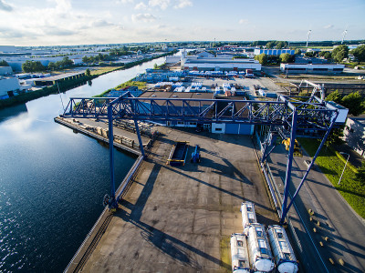 港的Waalwijk