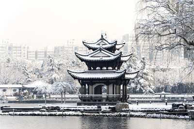 雪下的中国馆