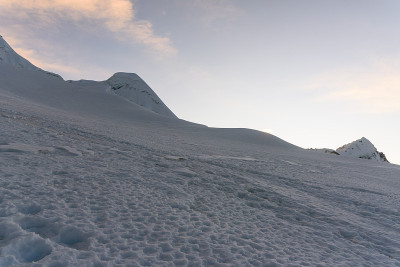 雪山间观，登岛峰