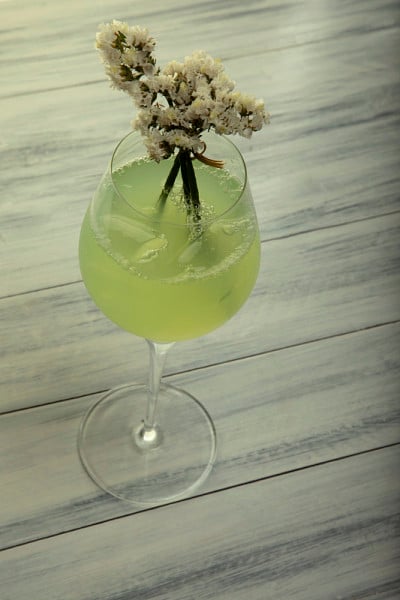 青苹果和杜松子鸡尾酒