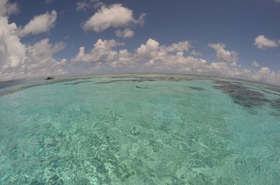 环礁的边缘和沙天堂在Truk泻湖，Chuuk