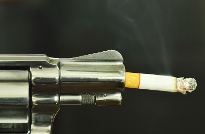 卷烟在枪口起火比吸烟更能致人死亡