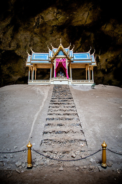 泰国帕拉雅·那空洞，Khua Kharuehat亭庙，位于泰国巴育普·基里汗Khao Sam Roi